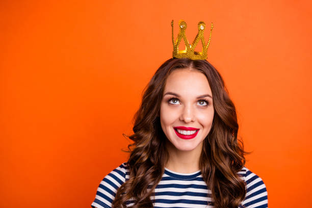 Close up photo portrait of adorable fascinating wonderful amazing perfect ideal she her girlfriend wearing small award present headwear isolated bright color lifestyle background Close up photo portrait of adorable fascinating wonderful amazing perfect ideal she her girlfriend wearing small award present headwear isolated bright color lifestyle background. princess crown tiara prom stock pictures, royalty-free photos & images