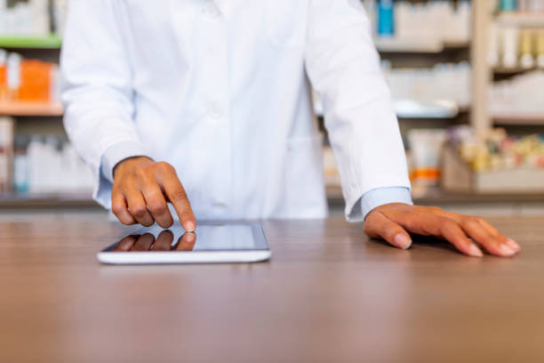 istock Less paper, more efficient drug store management 1145066741