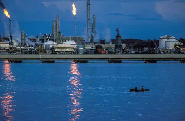"El Tablazo", an important oil refinery in the area of Maracaibo lake, where  an enormous deposit of oil discovered in the 1910's have made Venezuela one  of  the world's major oil exporters.