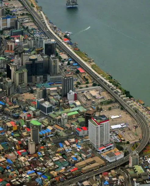 Lagos, Nigeria: Lagos Island, the city's central business district, on the waterfront along Lagos Lagoon - view over Adeniji Adele Road and New Marina Road - Lagos corniche.