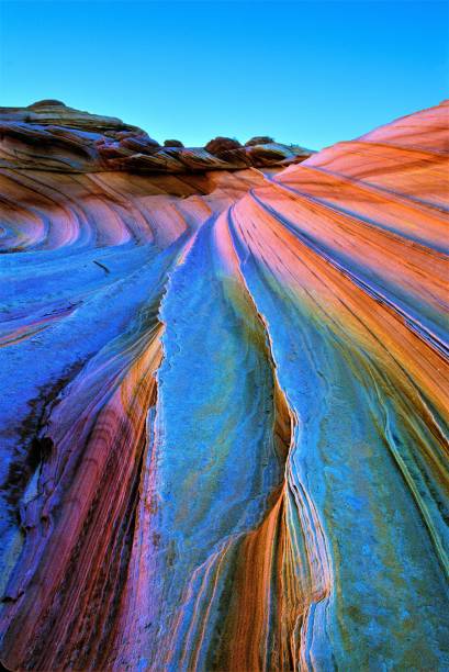 l'onda con prisma di arenaria 5 (variante) fenomeno coyote buttes vermilion cliffs national monument arizona usa - arenaria roccia sedimentaria foto e immagini stock