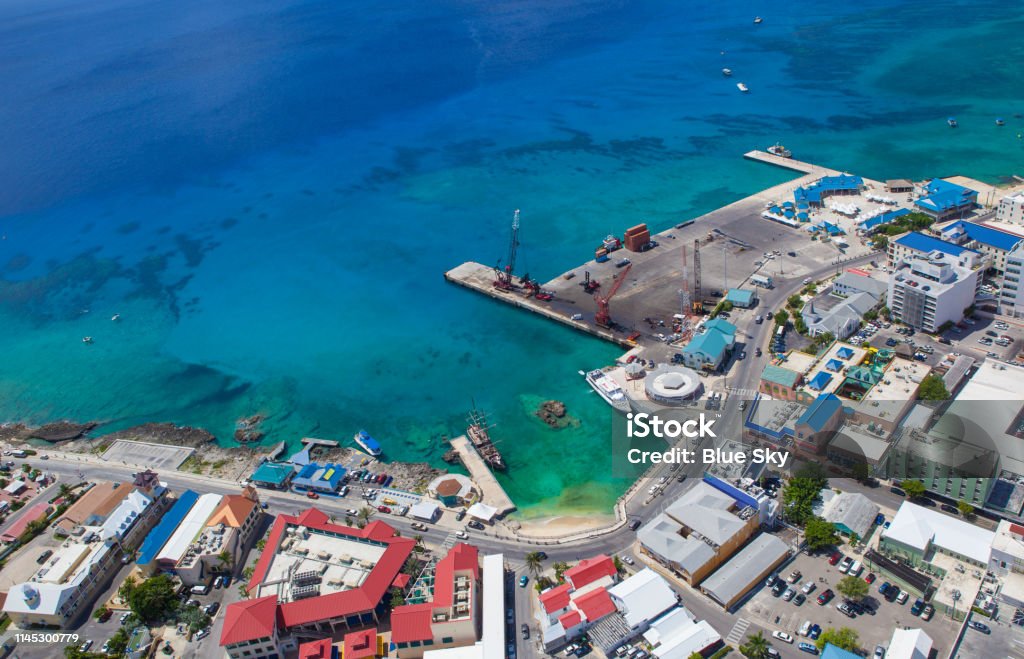 グランドケイマン島の海岸線の空中ビュー ケイマン諸島 ケイマン諸島のストックフォトや画像を多数ご用意 ケイマン諸島, 空撮, 銀行取引