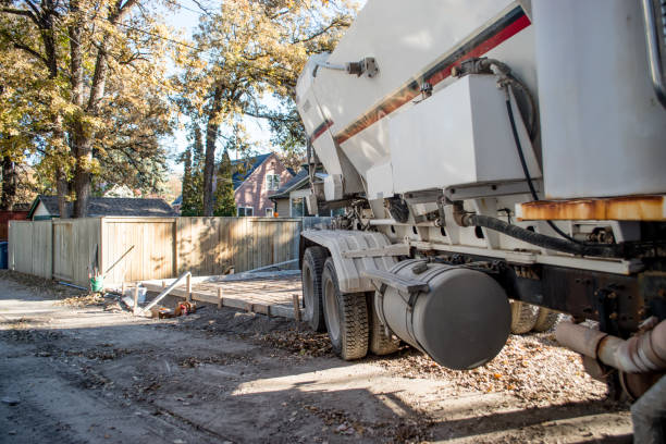 cement truck alley - truck motion road cement truck imagens e fotografias de stock