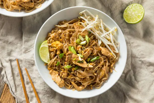 Homemade Chicken Pad Thai with Bean Sprouts and Peanuts
