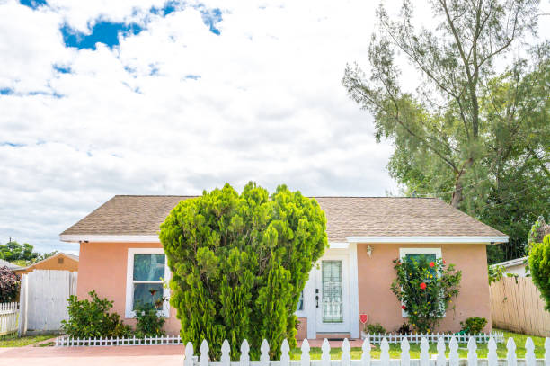 istock Little pink house 1145360611