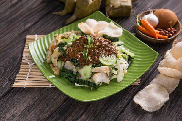 istock lotek. vegetable with peanut sauce 1145380290