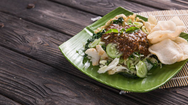 istock lotek. vegetable with peanut sauce 1145380296