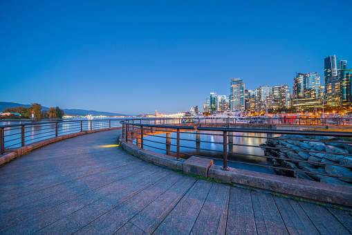 City Skyline y el puerto deportivo de Vancouver desde Stanley Park photo