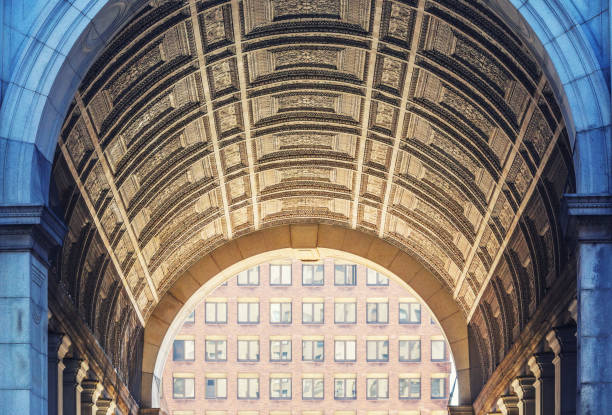 architettura neoclassica, manhattan, new york, stati uniti - neoclassico foto e immagini stock