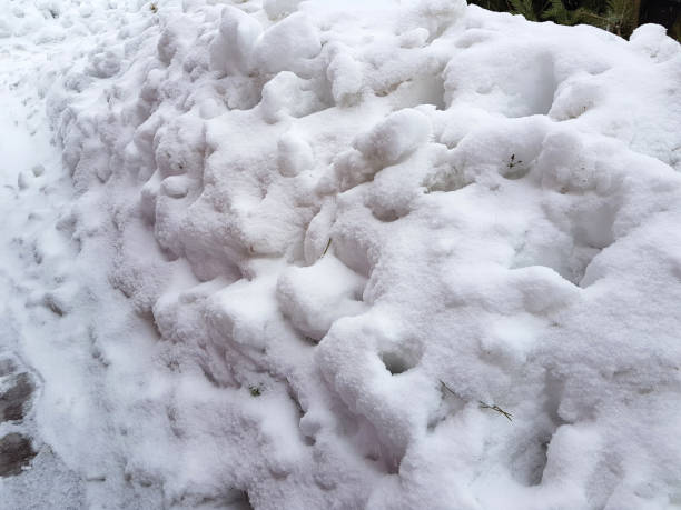 istock Beautiful gradient background banner for text - texture of uneven snow 1145413291