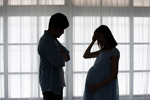 pregnant woman feel depression and her husband try to solve the problem