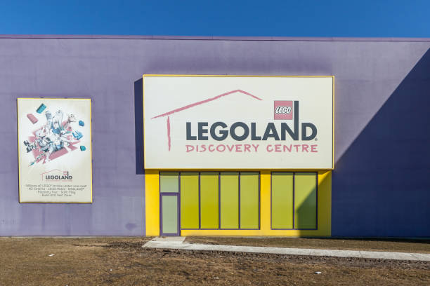 Legoland Discovery Centre sign at Vaughan Mills mall near Toronto. Vaughan, Ontario, Canada - March 17, 2018: Legoland Discovery Centre sign at Vaughan Mills mall near Toronto. Legoland Discovery Centre is an indoor family attraction chain. falco columbarius stock pictures, royalty-free photos & images