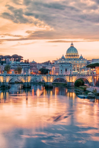 la città di roma nel pomeriggio - vatican sky summer europe foto e immagini stock