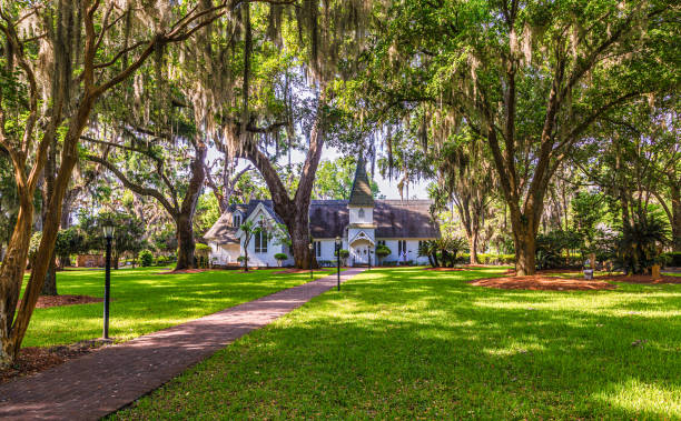 istock Walkway to Christ Church 1145617223