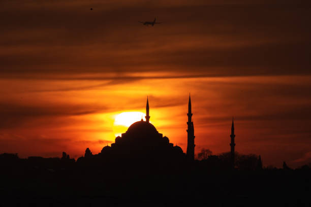 istock Suleymaniye Mosque and Sun 1145626129