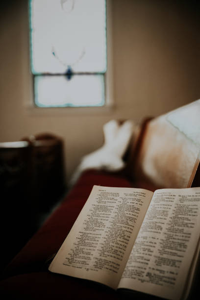 wedding dress - church stained glass hymnal glass imagens e fotografias de stock