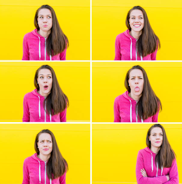 생생한 노란색 배경에 대해 포즈를 취한 아름 다운 젊은 여성의 복합 감정 초상화 - gasping series emotional series human face 뉴스 사진 이미지