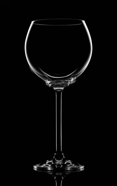 wineglass de transperent no preto - champagne flute champagne black wineglass - fotografias e filmes do acervo