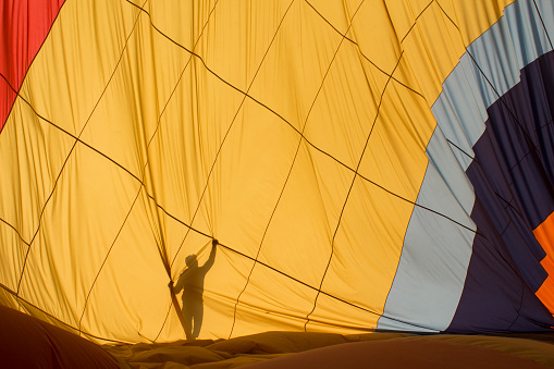kapadokya'da balonlar indikten sonra toplanma aşaması