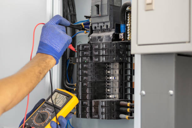 electrician in the building - quality control examining house residential structure imagens e fotografias de stock