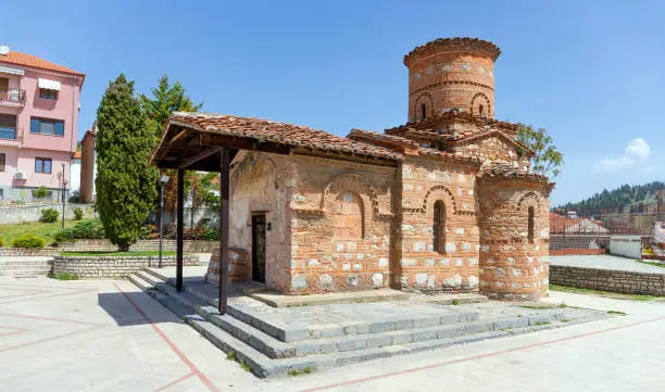 Panagia Koumpelidiki is one of the oldest churches in the town and is considered to be both typical and unique. There is no information left on the name of the patron, the architect or the reason for the building of the church. Many opinions exist on the age of the church. While all dating efforts until today have failed, archaeologists managed to define a timeframe within which the church was built. Based on this time frame, the church is placed between the 9th and 11th century.