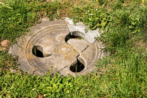istock Ancient Roman marble manhole - Ostia Antica Rome 1145981628