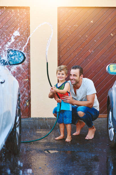 istock I love that dad includes me in the chores 1146007856