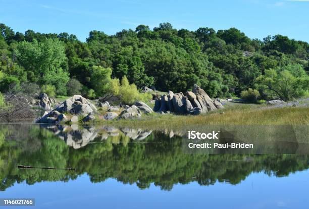 Folsom Lake In California Usa Stock Photo - Download Image Now - Bay of Water, California, Granite - Rock