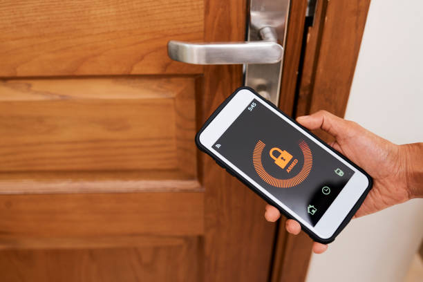 istock Home security online on the phone 1146022707