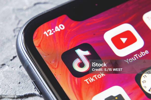 Tiktok And Youtube Apps On Screen Iphone Xr Close Up Stock Photo - Download Image Now