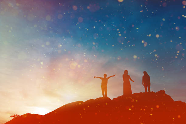istock Silhouette of team leadership, teamwork and teamwork and delightful silhouette concepts 1146042249