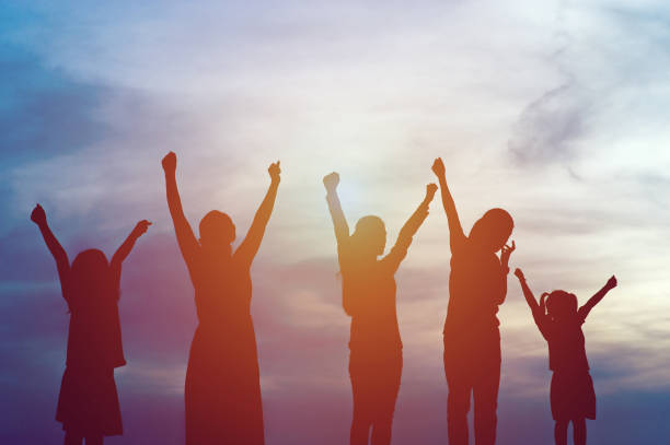 istock Silhouette of team leadership, teamwork and teamwork and delightful silhouette concepts 1146042403