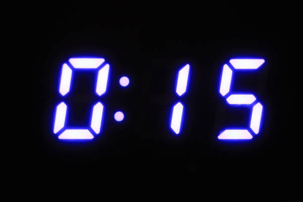 tableau de bord numérique le chiffre est. numéros de néon. néon - digital display number countdown digitally generated image photos et images de collection