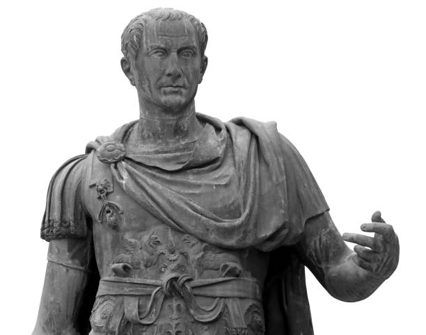 estatua de julio césar en roma - emperor fotografías e imágenes de stock