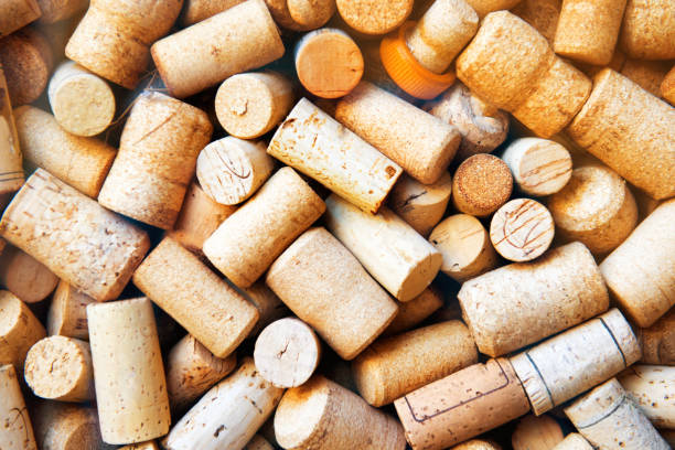 wine corks collection - wine bottle wine wood bottle stopper imagens e fotografias de stock