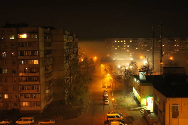 istock Fog comes to the city 1146104032