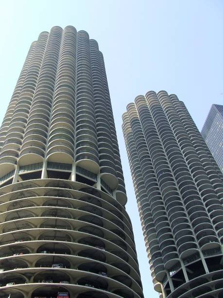 istock Chicago towers-skyscraper-United States 1146121476