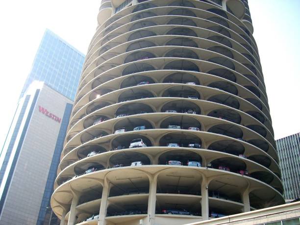 istock Chicago towers-skyscraper-United States 1146121477