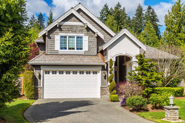istock Modern Suburban House Exterior 1146140515