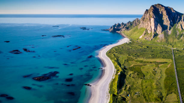 la playa de bleik - lofoten and vesteral islands beach nature norway fotografías e imágenes de stock