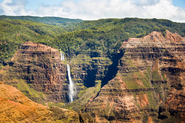 wodospad w kanionie waimea w kauai na hawajach - waimea canyon state park zdjęcia i obrazy z banku zdjęć