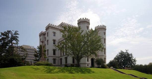 istock Louisiana State Capitol (former)  1/2 1146305526