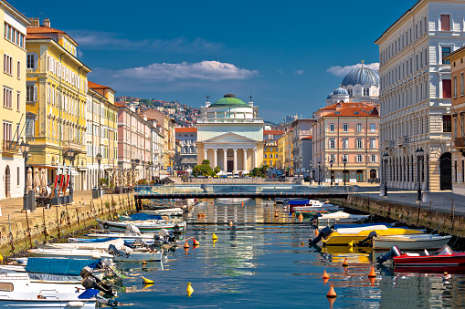 Trieste canal y Ponte Rosso vista cuadrada photo