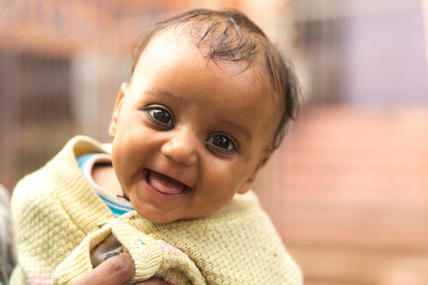 linda niña bebé - cultura hindú fotos fotografías e imágenes de stock