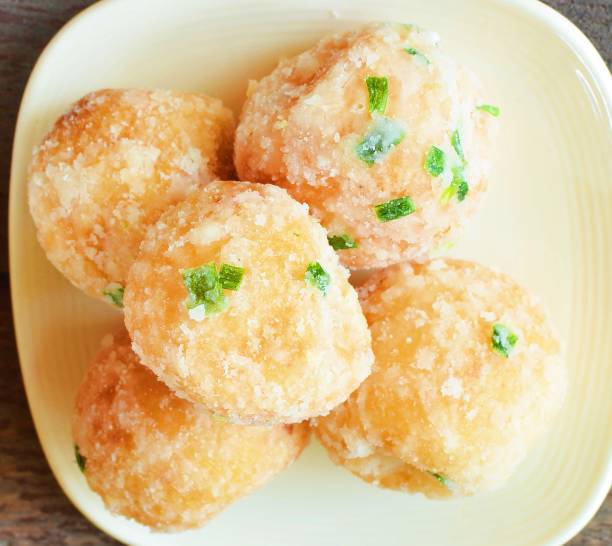 istock Fried Mung Bean Stuffed Balls (Khanom Khai Hong) 1146402168