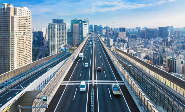 moderno concepto de ciudad y autopista. - interstate fotografías e imágenes de stock