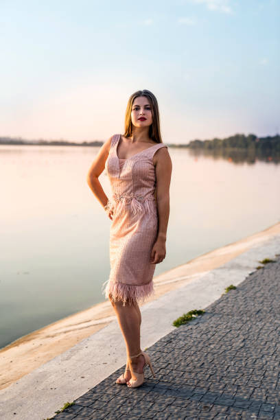 Vestidos De Fiesta Color Durazno - Banco de fotos e imágenes de stock - iStock Vestidos De Fiesta Color Durazno - Banco de fotos e imágenes de stock - iStock