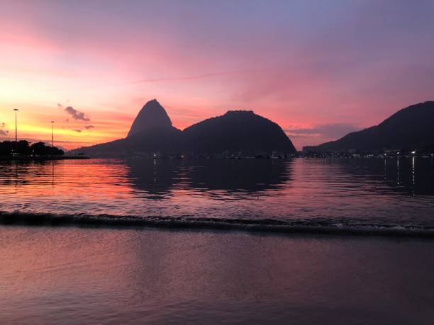 istock Sunrise Sugar Loaf Rio de Janeiro 1146468331