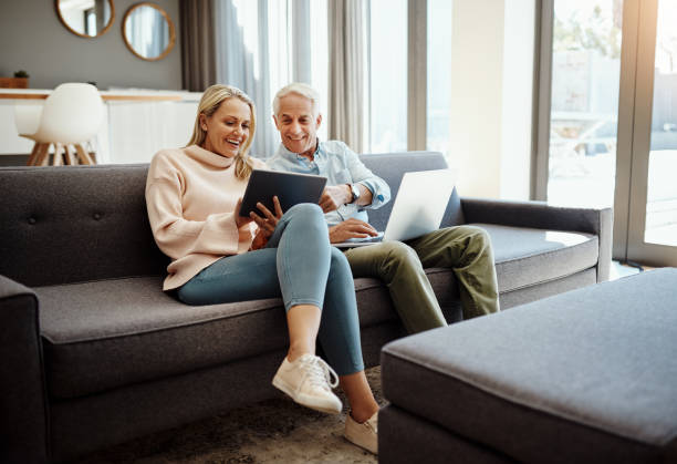 istock Stay connected, stay in the social loop 1146475991