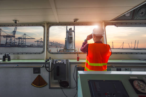 departure to the sea - ship freight transportation cargo container sea imagens e fotografias de stock